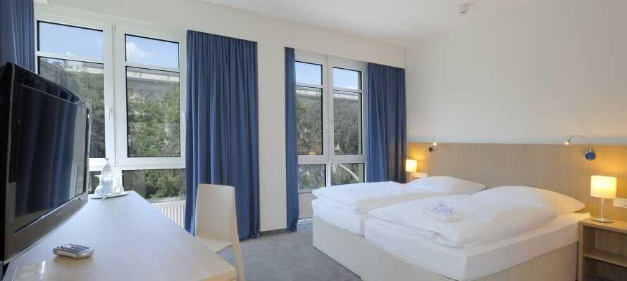 Hotellets værelser er totalrenoverede og tilbyder komfortable rammer for opholdet.
