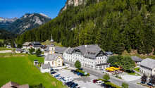 Landhotel Postgut ligger i maleriske omgivelser i Tweng, i Obertauern.