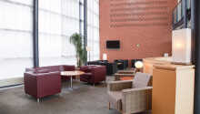 Moderne lounge-område - lige stedet til at læse dagens avis og slappe af.