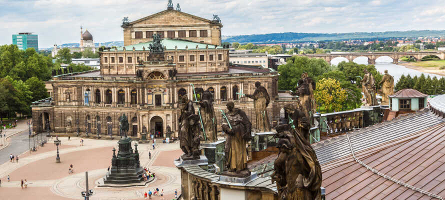 Dresdens historiska operahus, Semperoper, har återuppbyggts flera gånger.