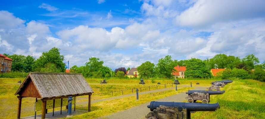 Tag en udflugt til den historiske fæstningsby, Kristianstad, grundlagt af den danske konge Christian IV.