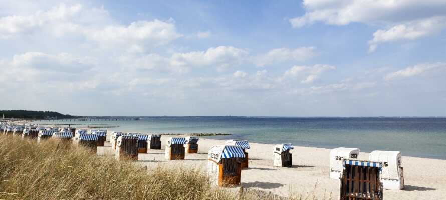 I nærheden af hotellet finder I nogle af Nordtysklands fine sandstrande med de traditionelle strandkurve.