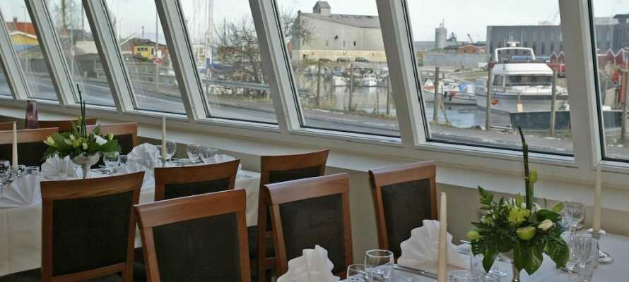 Den hyggelige Restaurant Quintus har udsigt over den gamle lystbådehavn og byder på en stemningsfuld oplevelse.