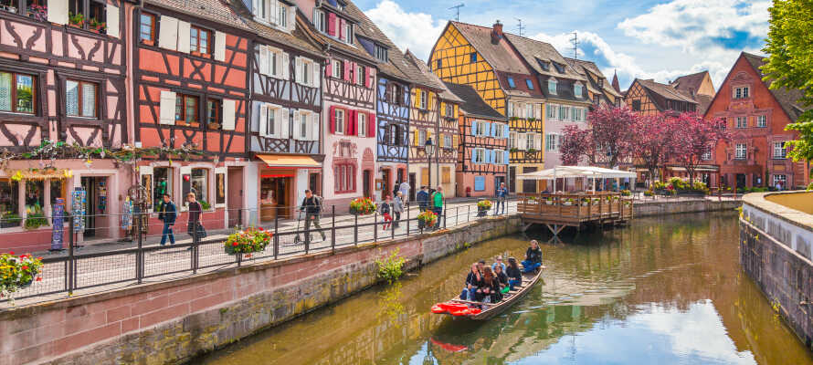 Gör en dagsutflykt till den vackra staden Strasbourg där det väntar både historia och kultur