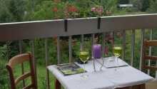 Nyd et glas vin fra Mosel- eller Alsaceregionen i naturskønne omgivelser.