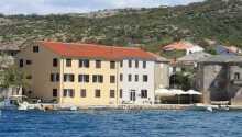 Aparthotel Tamarix ligger bare tre meter fra Adriaterhavet