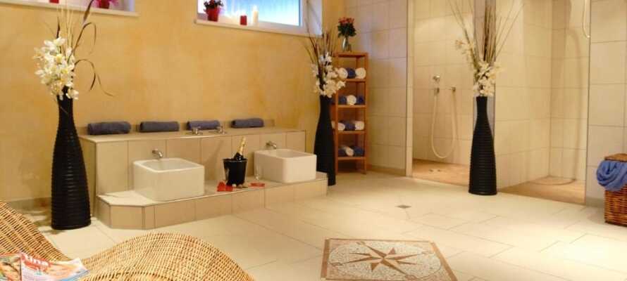 Hotellet byder på finsk sauna, bio sauna, et oplevelsesbad (brusebad) og et relax-område med liggestole