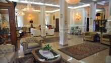 Hotel Savona har en elegant lobby med en hyggelig atmosfære