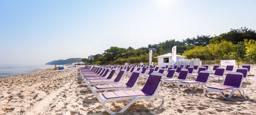 Om sommeren (juli og august) er der en privat strand på hotellet med liggestole.