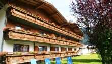 Hotellet ligger i naturskønne omgivelser i Aschau im Zillertal