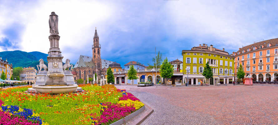 Passa på att besöka någon av de charmiga städerna i närområdet, som Bolzano.