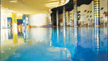 Hotellets 1.500 m² store wellness omfatter bl.a. indendørs swimmingpool, sauna og japansk aromabad