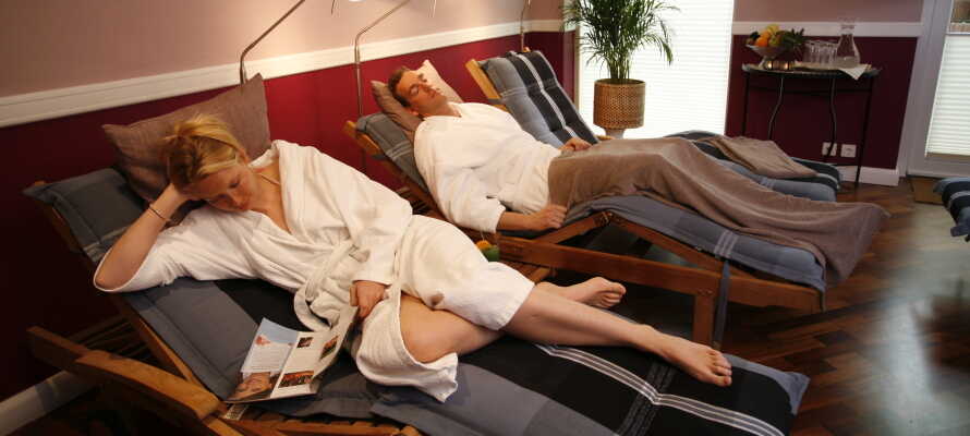 Nyd livet med sauna og dampbad i hotellets eget wellnessområde, SilvaSPA, som også huser et fitnessrum.
