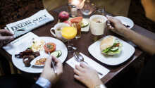 Start dagen med en dejlig omgang morgenmad, som serveres i hyggelige rammer.
