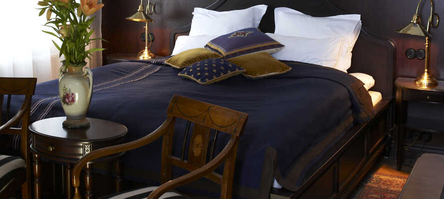 Nyd en behagelig base og en god nats søvn i hotellets hyggelige og elegante værelser.