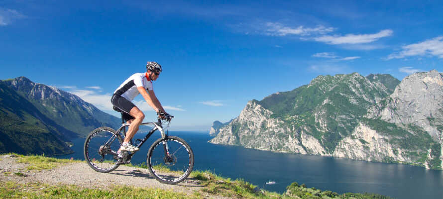 Der er mange cykelmuligheder ved Gardasøen. Nogle veje er mere avancerede og egner sig til erfarne mountainbikere.