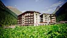 Hotellet ligger i naturskønne omgivelser i Tyrol