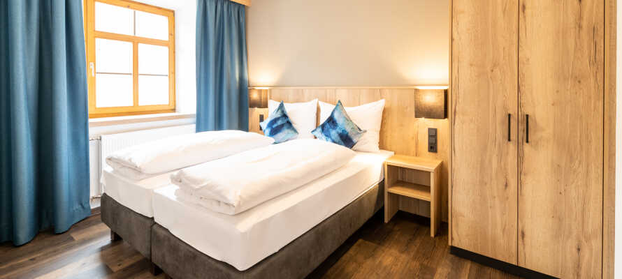 Hotellets værelser tilbyder alle god plads og er udstyret med moderne faciliteter.