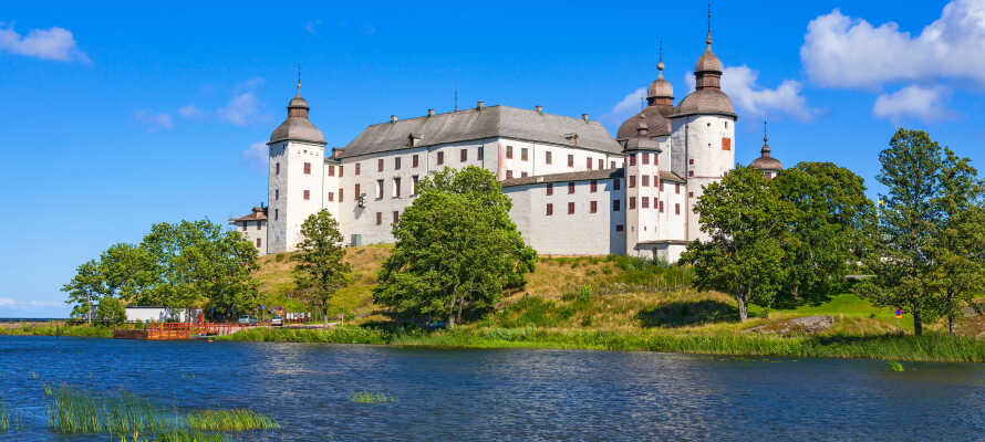 Tag med ressällskapet på utflykt till det vackra slottet Läckö Slott vid Vänern.