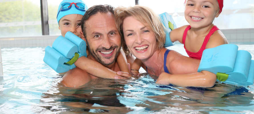 Afslapning og sjov for hele familien, der ønsker en badeferie med vandrutsjebaner og forskellige pools.
