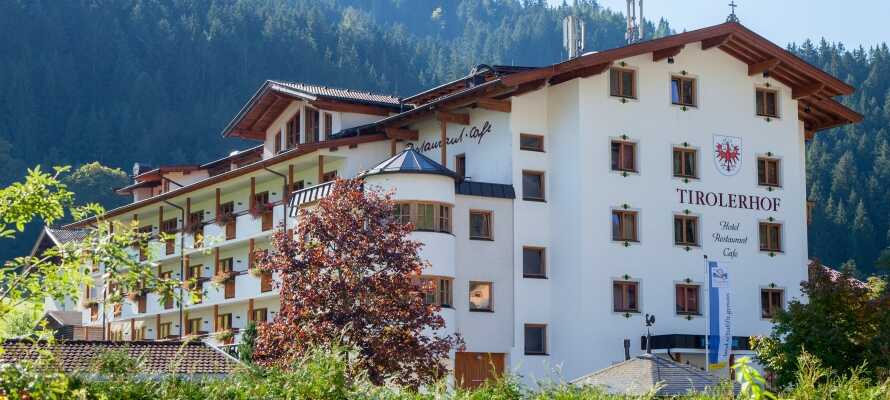 Hotel Tirolerhof har en yderst naturskøn beliggenhed i den østrigske kommune, Wildschönau, i hjertet af de tyrolske alper.