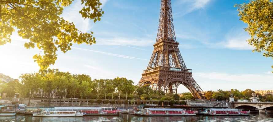 Paris är städernas stad med flera världsberömda sevärdheter som stadens kanske mest kända symbol, Eiffeltornet.