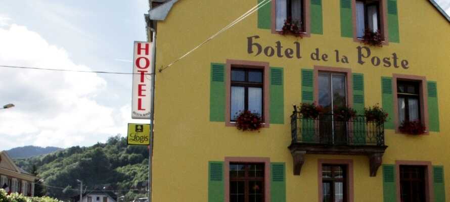Hotellet ligger vackert beläget i bergskedjan Vogeserne i Alsace nära vackra bergsjöar och traditionella byar. 