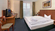Hotellets værelser er moderne og komfortabelt indrettet.