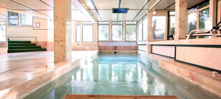 Hotellet har et spa-område med indendørs pool, to jacuzzier, sauna og tyrkisk bad (poolen kan benyttes gratis, for spa-området er der et gebyr)