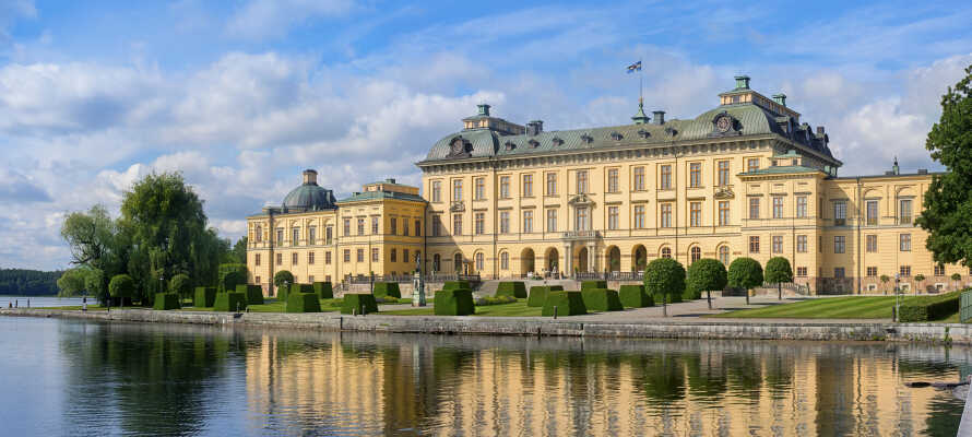 Besøg Drottningholm Slot, som også er Sveriges bedst bevarede kongelige palads.
