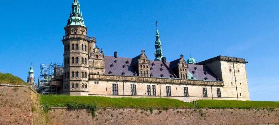 På Sjællands yderste spids ligger Kronborg Slot der er et af Nordeuropas mest betydningsfulde renæssanceslotte.