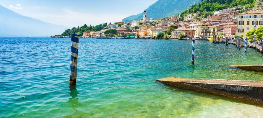 Gardasøen byder på masser af charmerende byer, gode strande og aktivitetsmuligheder både til lands og til vands.