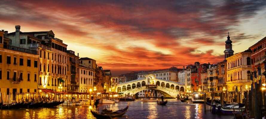 Udforsk den evigt smukke og romantiske kanalby Venedig!