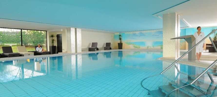 Hotellet har en 1.100 m² wellnessafdeling hvor I kan slappe af med swimming pool, sauna, spabad og meget andet