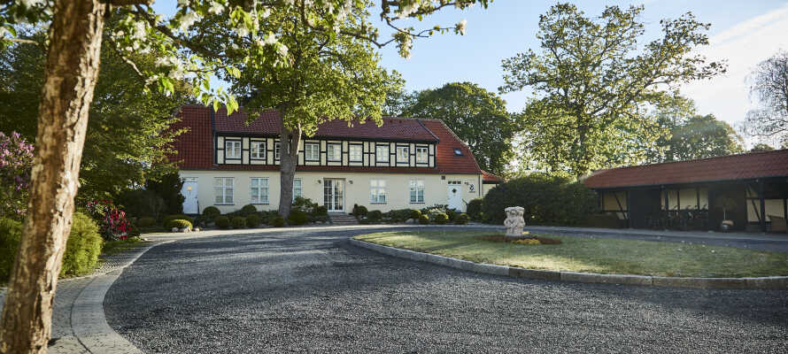 Gl. Skovridergaard er ét af Danmarks smukkest beliggende hoteller og tilbyder behagelige og stilfulde rammer for en ferie i Silkeborg.