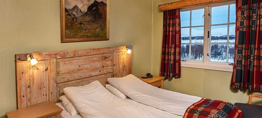 I bliver indkvarteret på et typisk norsk fjeldhotel i en varm og hjemlig atmosfære.