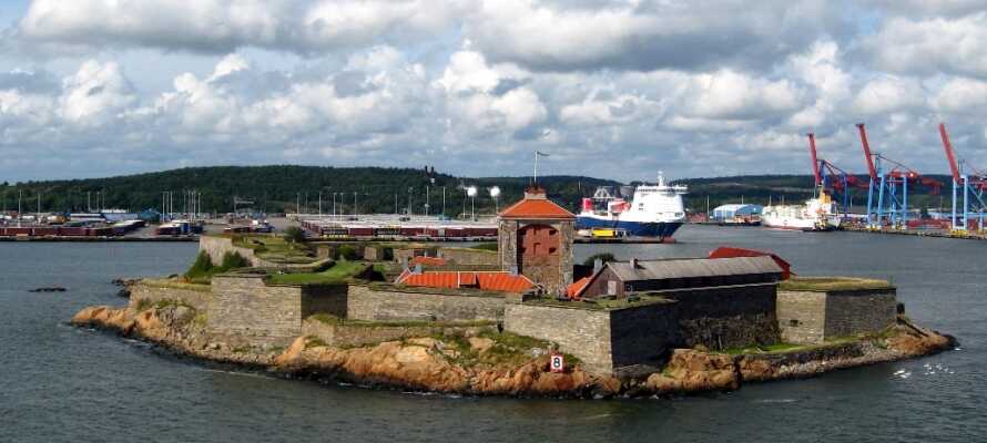Nya Ävlsborgs Fästning er en meget populær destination, og kan nås med en hyggelig bådtur fra Lilla Bommen.