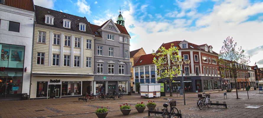 Udforsk Horsens by med herlig shopping og sightseeing, cafébesøg og hyggelige slentreture.