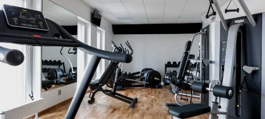 På hotellet kan I holde formen ved lige i fitnessrummet, hvor der kan dyrkes både konditions-og styrketræning.