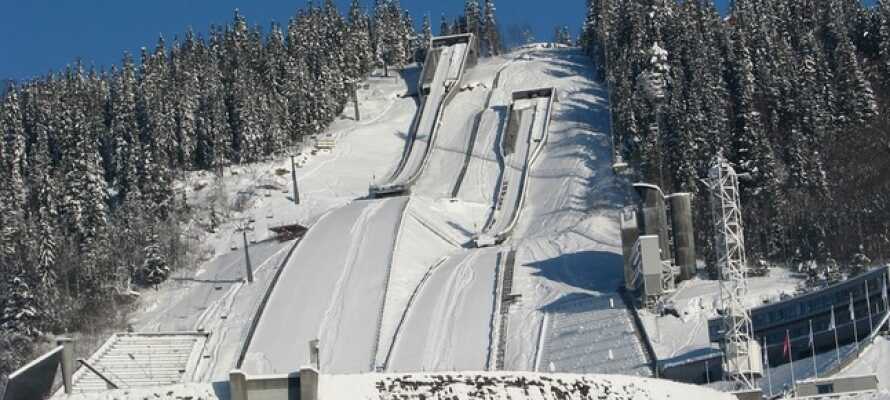 I Lillehammer kan I opleve den Olympiske Park og se den store skihopbakke.