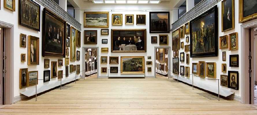 På Skagens Museum kan I opleve mange af de kendte Skagensmaleres værker.