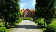 Ringhotel Friederikenhof er indrettet i en smuk gammel godsbygning og ligger omgivet af idyllisk natur