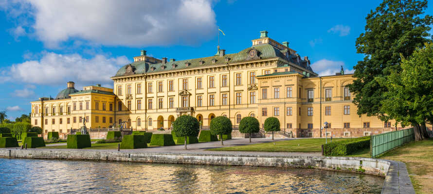 Oplev Drottningholms Slott, tag ungerne med til Skansen eller gå en dejlig tur i den nærliggende Hagapark.