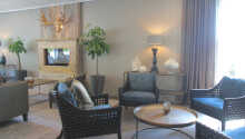 Hotellets værelser er møbleret med Artwood-møbler og malet i bløde naturlige faver.