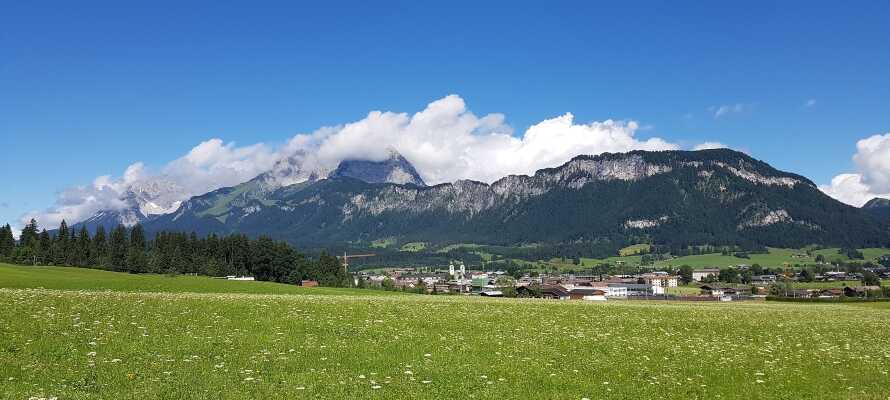 Den smukke Kitzbühel-region byder på masser af dejlig natur, hyggelige byer og spændende oplevelser året rundt.