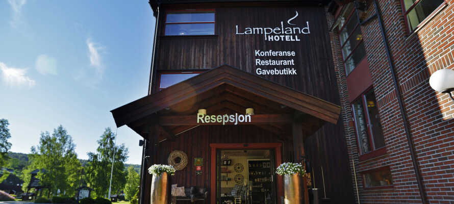 Hotellet har en central belliggenhed på Østlandet, syd i Numedal, midt mellem Geilo og Oslo.
