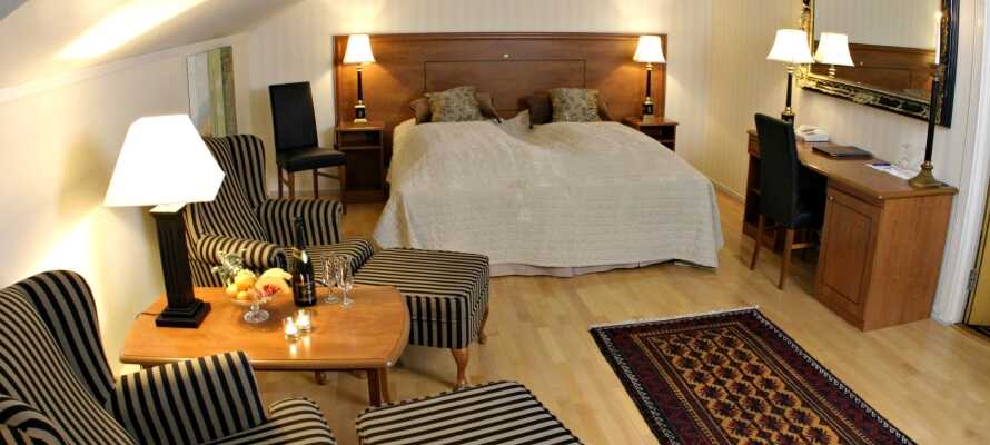 Hotellets moderne og hyggelige værelser indbyder til afslapning og en god nats søvn.