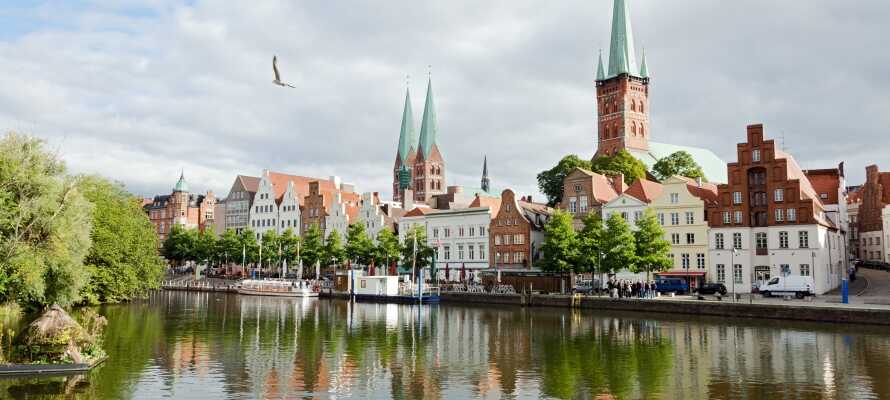 Tag en dagtur til Lübeck og smag på den berømte marcipan og dyk ned i byens historie og kultur