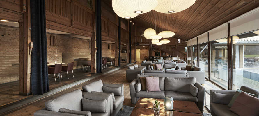 Hotellet har flere lækre lounge-områder, som indbyder til et glas vin eller en cocktail i stemningsfulde rammer.