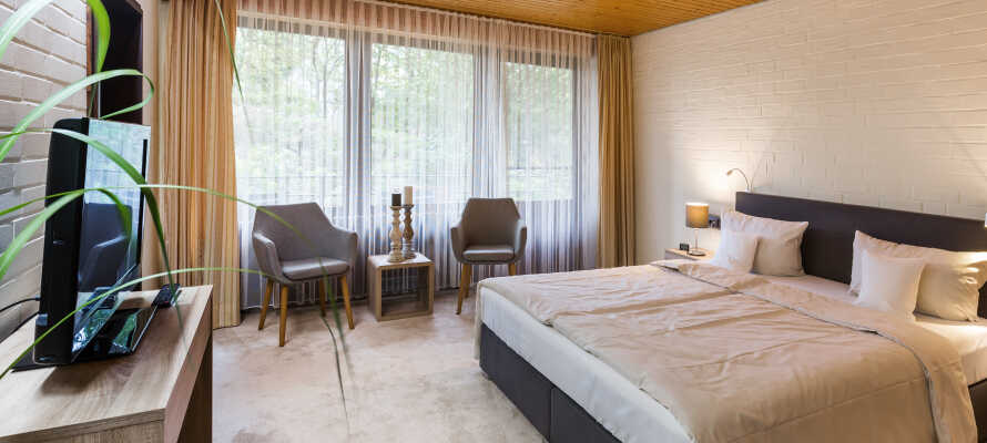 Hotellet har flere forskellige værelsestyper - vælg mellem standard, de mere rummelige comfort eller de ekstra lækre superior værelser.
